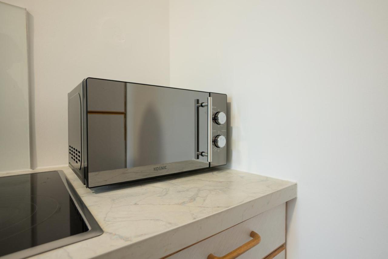 Stephansplatz View: Spacious 2-Bedroom with Balcony Vienna Exterior photo